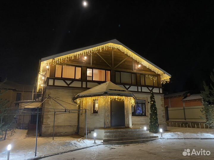 Новогоднее украшение домов гирляндами