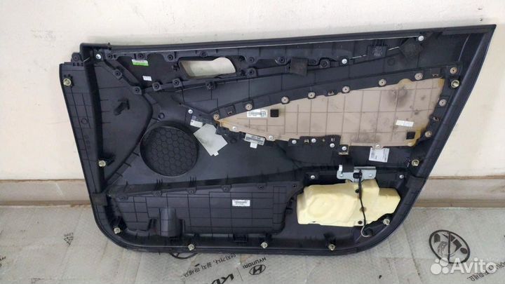 Обшивка двери передней левой Hyundai Sonata YF