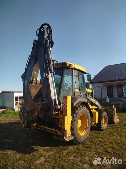 Экскаватор-погрузчик John Deere 325J, 2011