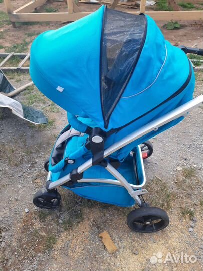 Прогулочная коляска с перекидной ручкой