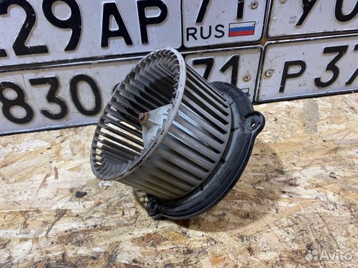 Моторчик печки Kia Sportage 2.0