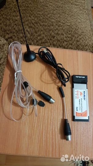 Продам тв тюнер AVerMedia