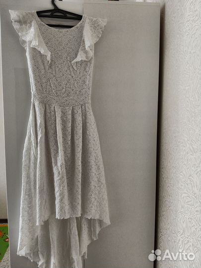 Платье белое