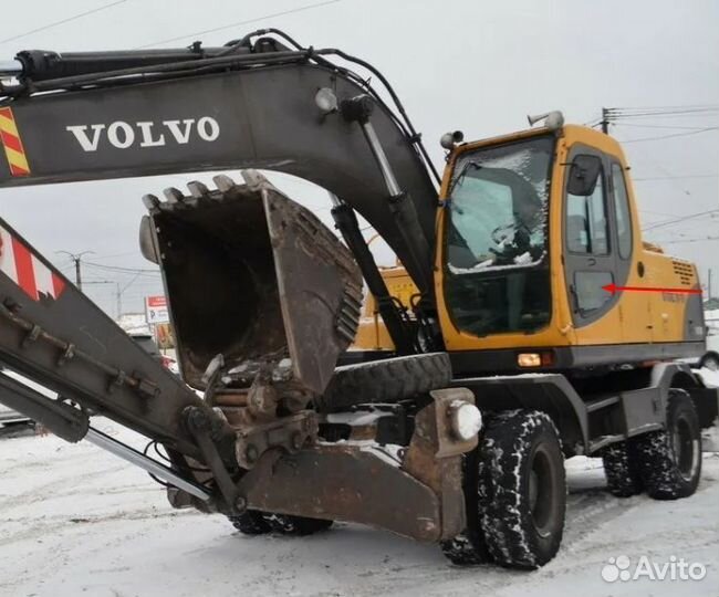 Стекло двери нижнее на экскаватор Volvo EW 200
