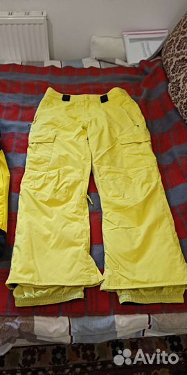 Комплект: куртка + штаны для сноуборда