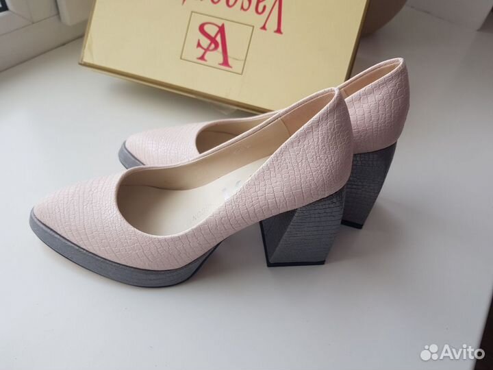 Удобные лодочки. Идут в размер, 38