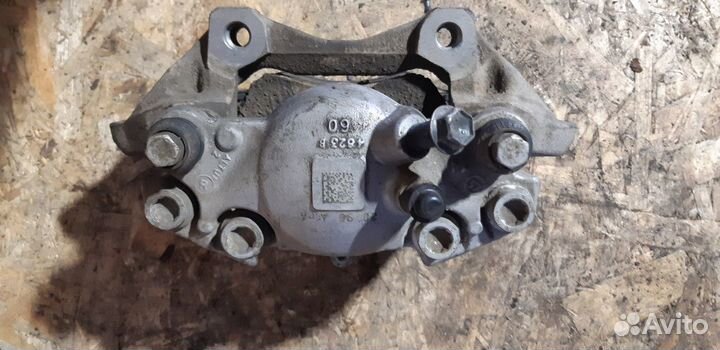 Суппорт тормозной передний правый Mercedes-Benz E