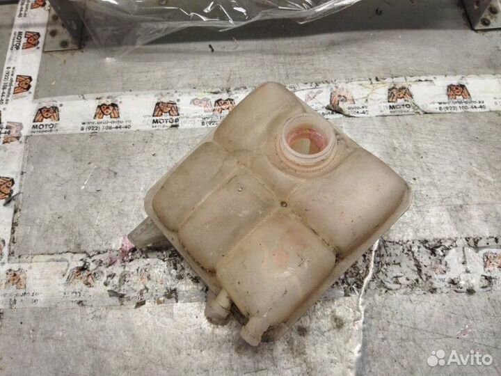 Бачок расширительный Ford Focus 3 хетчбэк 1.6L