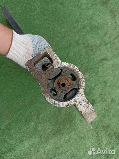 Рычаг передний правый Volkswagen Jetta седан 1.6