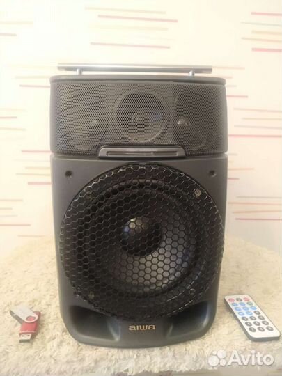 Блютуз колонка 