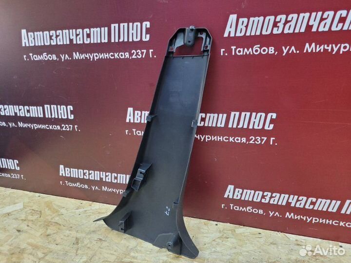 Обшивка средней стойки левая Renault Logan