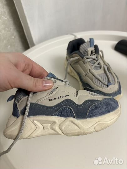 Кроссовки детские