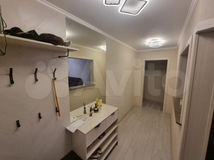 3-к. квартира, 80 м², 8/9 эт.