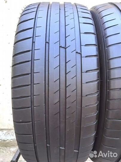 Michelin Pilot Sport 4 235/45 R18 98Y