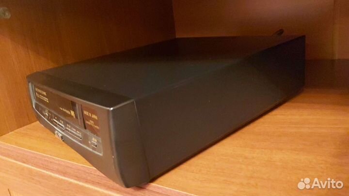 Видеомагнитофон akai