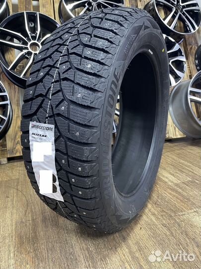 Bridgestone Blizzak Spike-02 SUV 255/55 R19 111T