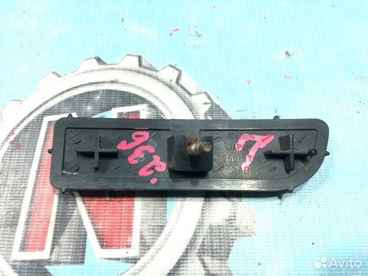 Катафот бампера задний левый Mitsubishi Delica