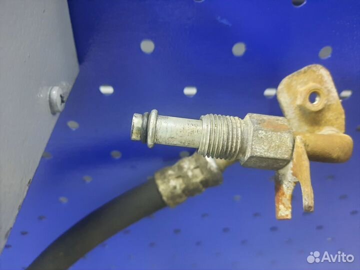 Трубка Гур Logan Sandero