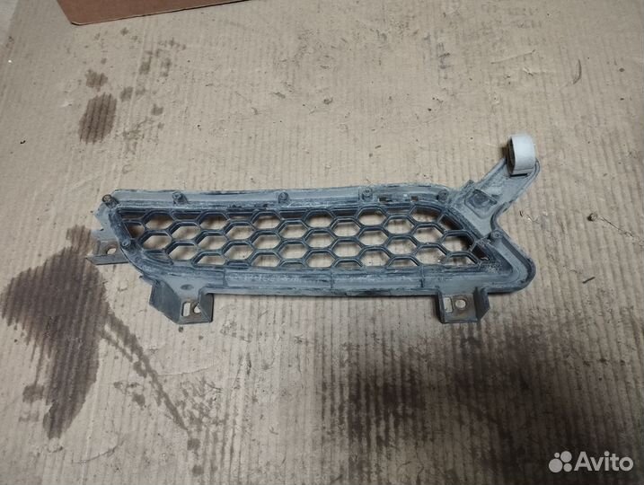 Решетка радиатора правая Lancer 10