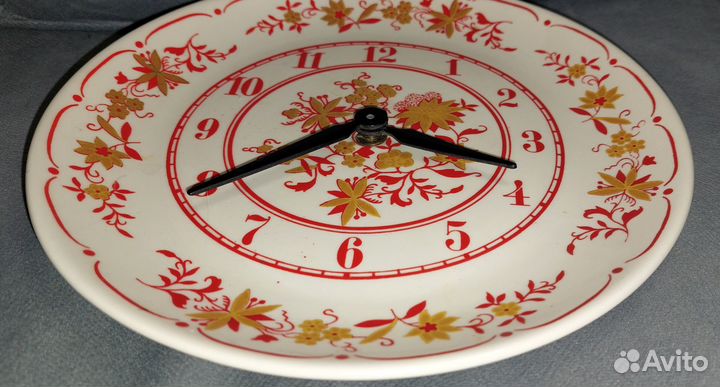 Часы настенные фаянс, винтаж