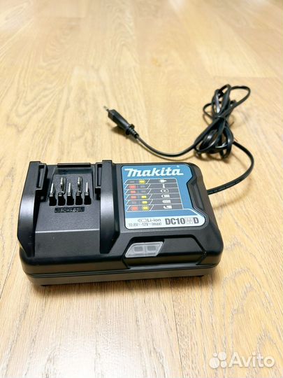 Набор аккумуляторов и з/у makita bl1021b DC 10 WD