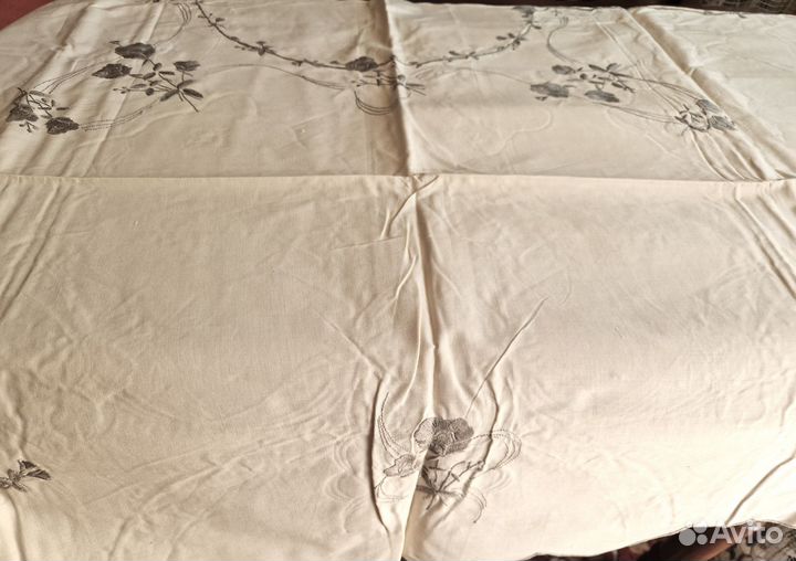 Скатерть с 8 салфетками Франция