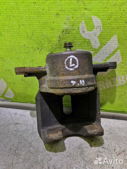 Суппорт передний левый Тойота Хайлендер