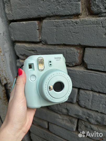 Полароид Fujifilm instax mini 9