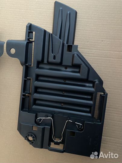 Кронштейны крепления фар