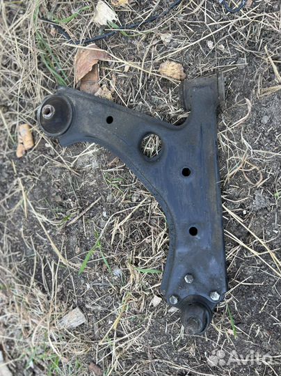 Рычаг передний правый Opel Corsa D