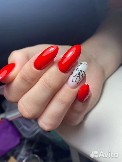 Маникюр и педикюр