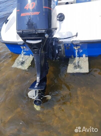 Моторная лодка