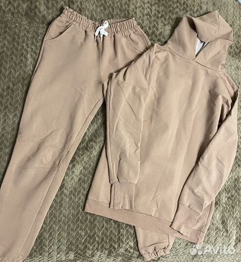 Спортивный костюм новый