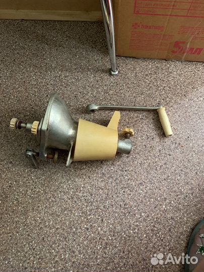 Соковыжималка шнековая ручная