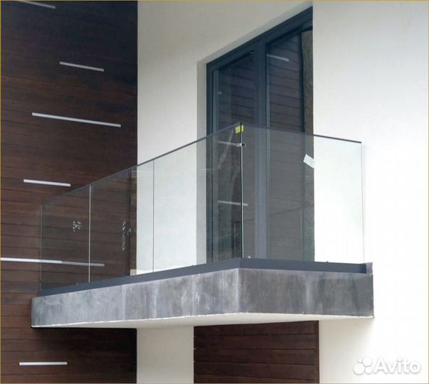 Балконные ограждения из закаленного стекла