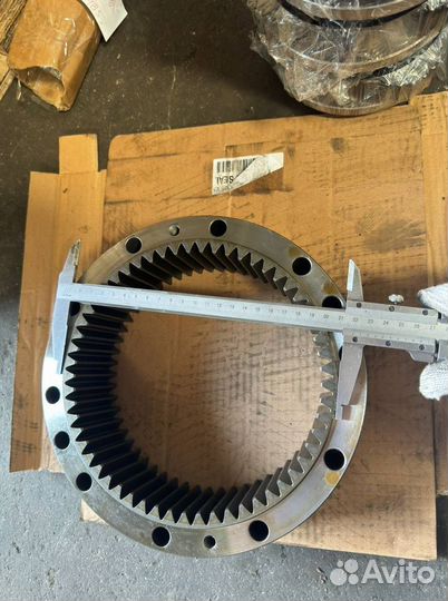 Гусеничный редуктор поворота Doosan 130