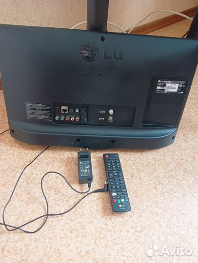 LG 32LM660T- залит шлейф матрицы