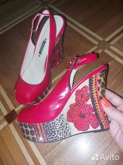 Босоножки женские на танкетке 37 размер