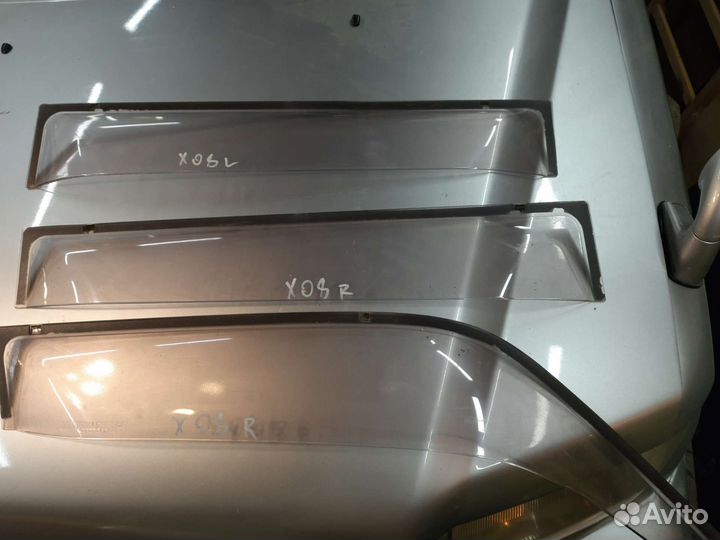 Ветровики задние паджеро ио пинин
