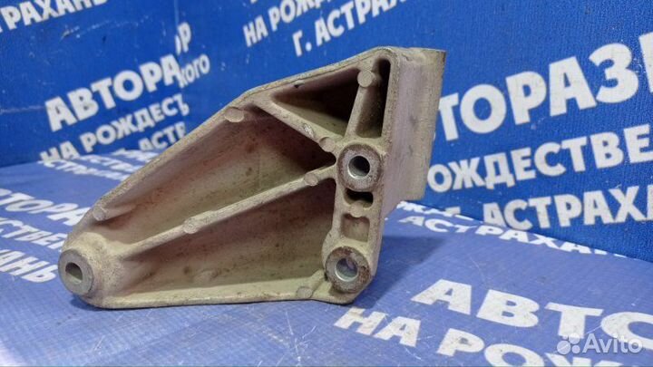 Кронштейн генератора Daewoo Nexia N150 седан F16D3