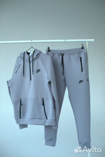 Спортивный костюм Nike Air женский