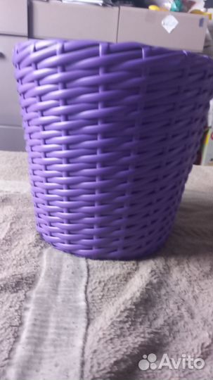 Кашпо из искусственного ротанга
