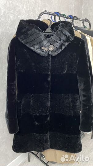 Шуба из искусственного меха с капюшоном