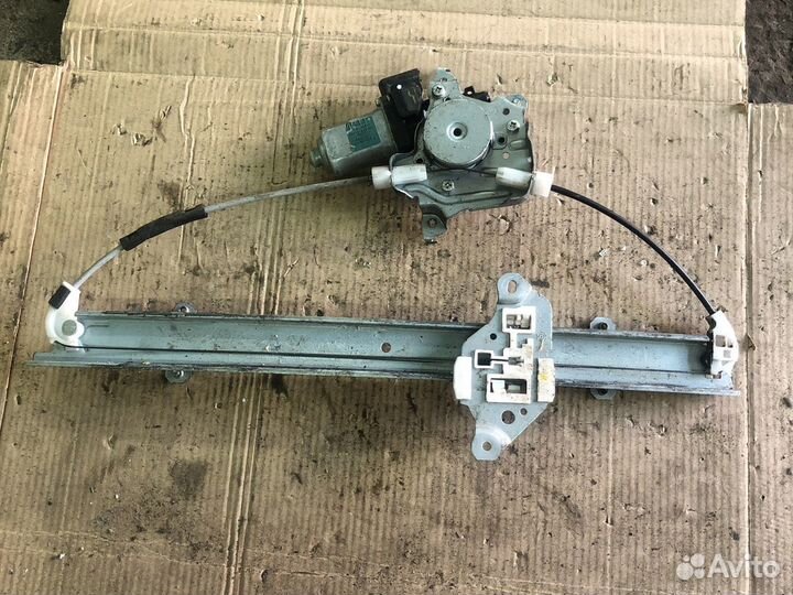 Nissan tiida стеклоподъемник
