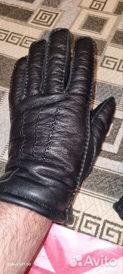 Есть В наличии И новые перчатки
