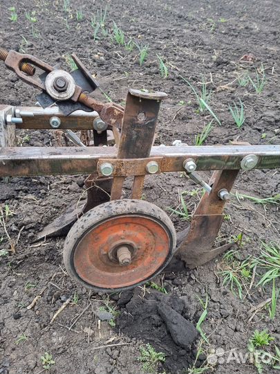 Плуг для мотоблока