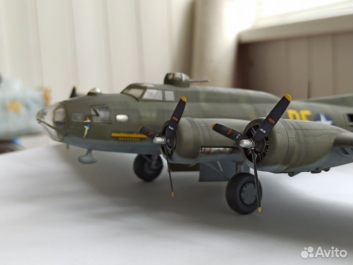 Модель самолёт B-17 F масштаб 1/72, WW II