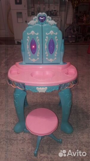 Туалетный столик для девочки
