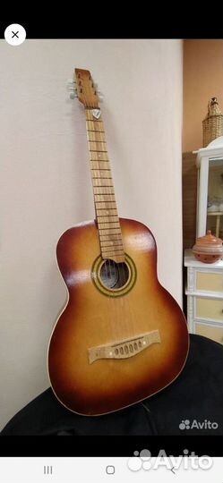 Акустическая гитара