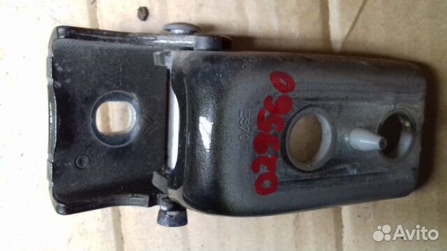 Петля двери задняя левая нижняя Citroen C4 2011